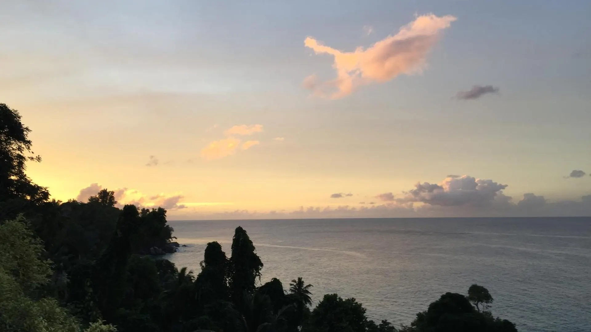 VI Miles Lodge Machabee Seychellen